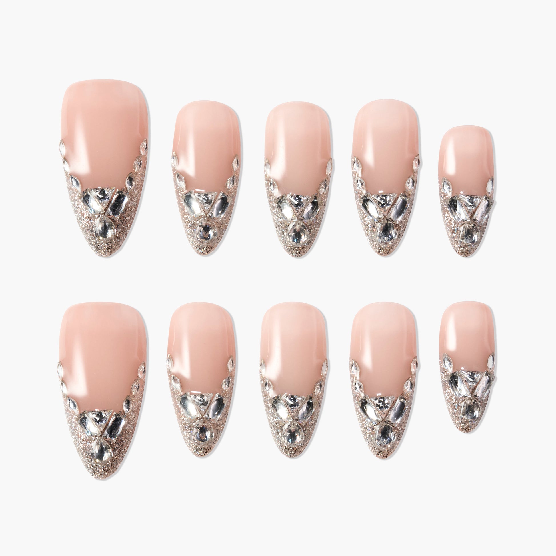 Glamorous Solitaire Emily’s Nail