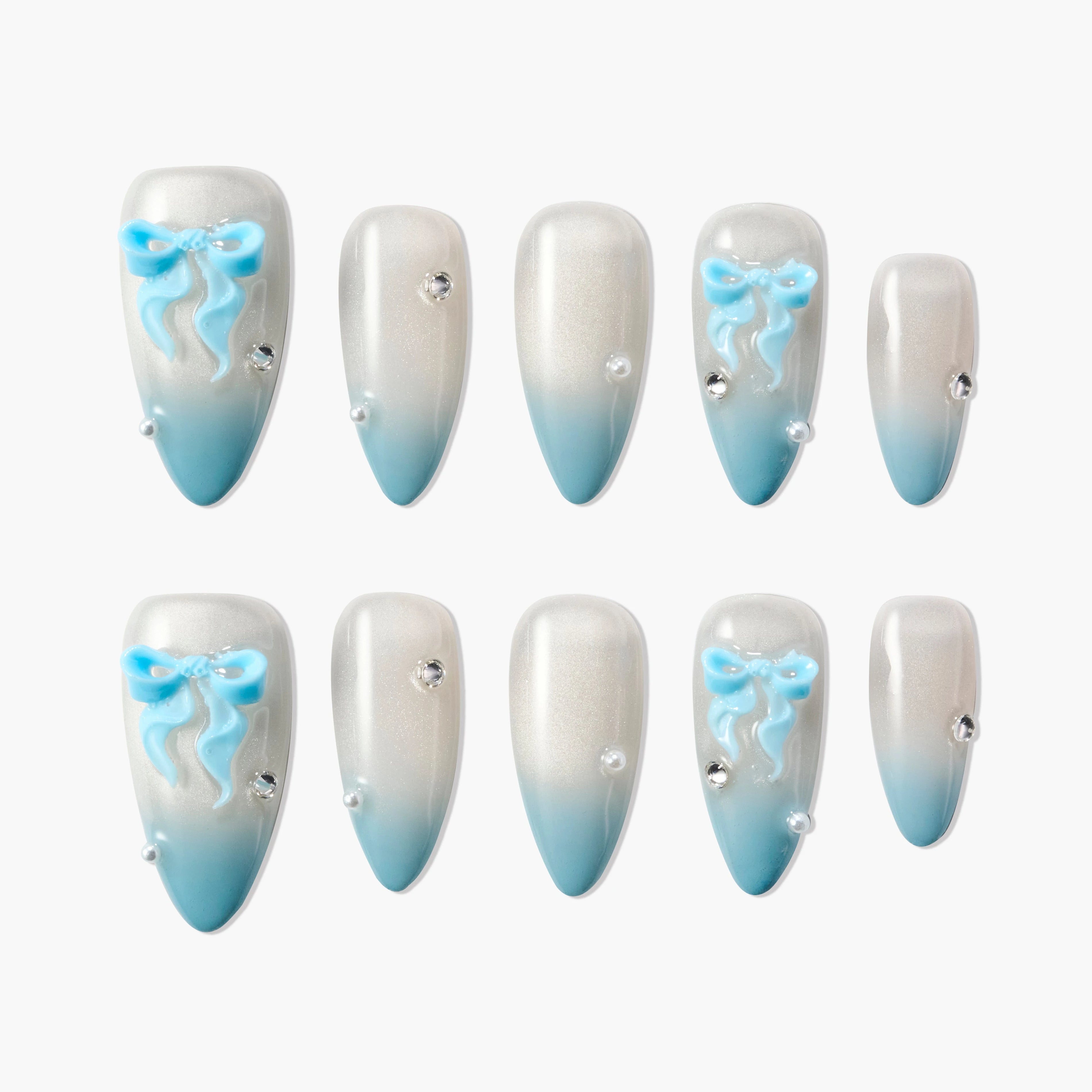 Dreamy Blue Gradient Bow Emily’s Nail