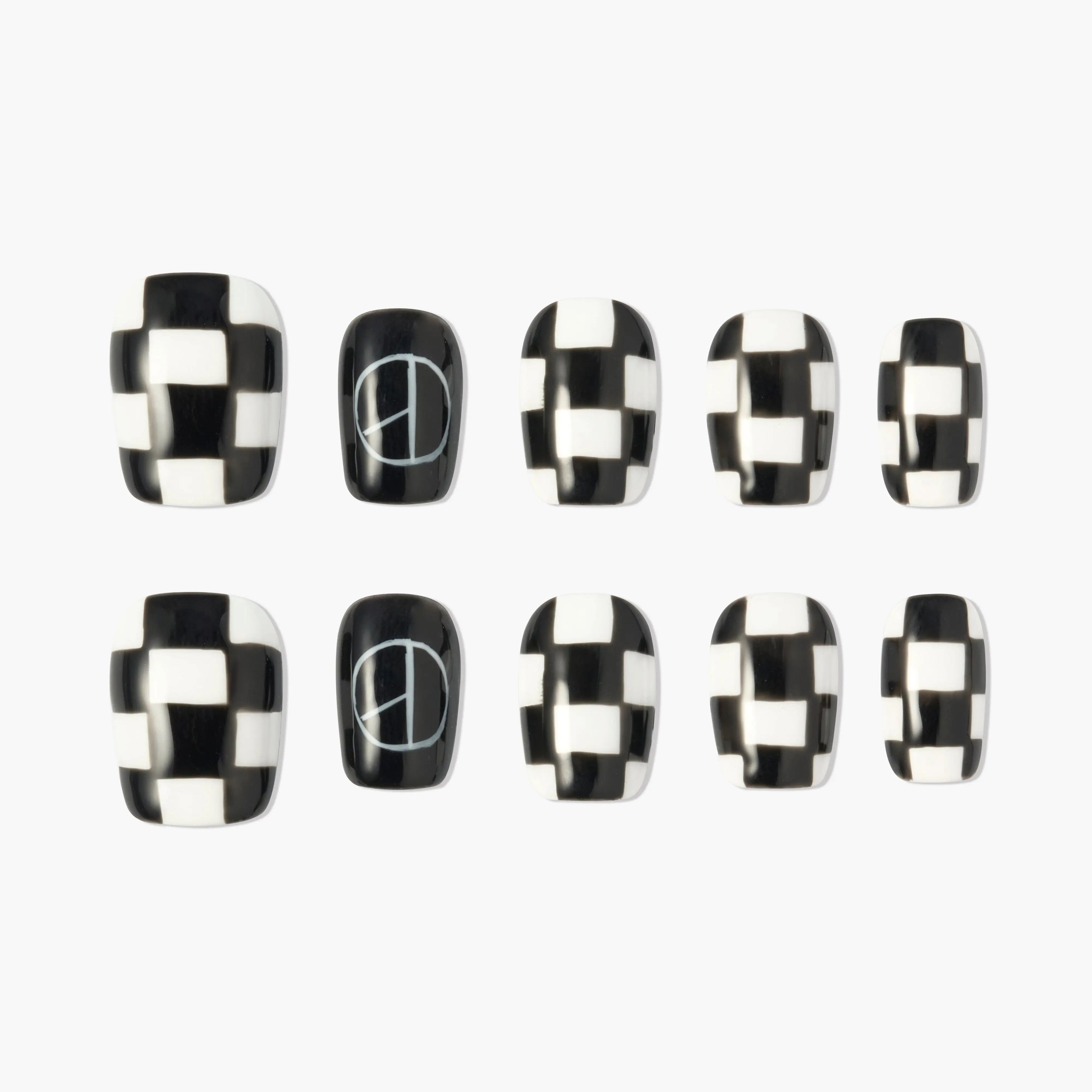 G-Dragon Series 4 Emily’s Nail