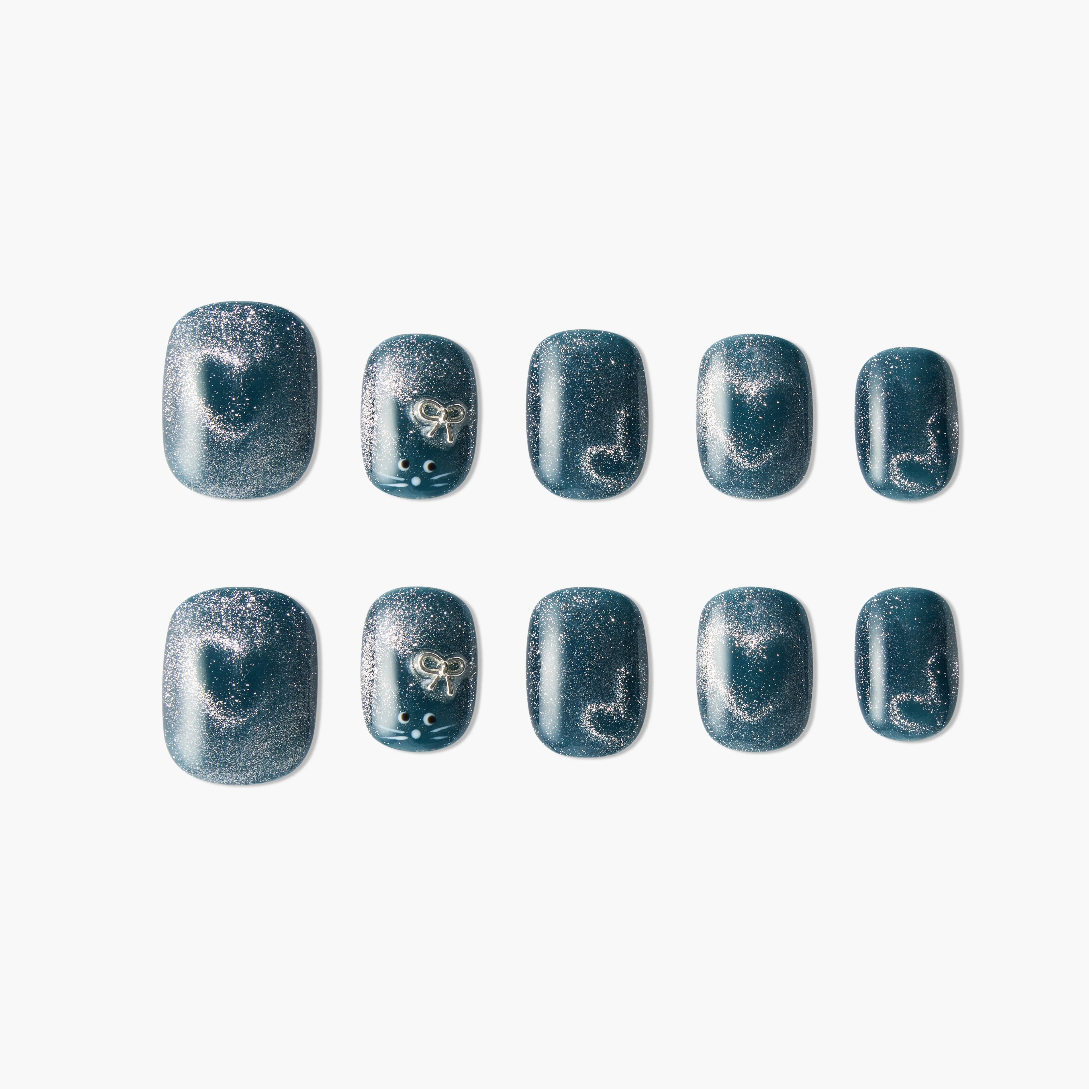 Glittery Cat Bow Emily’s Nail