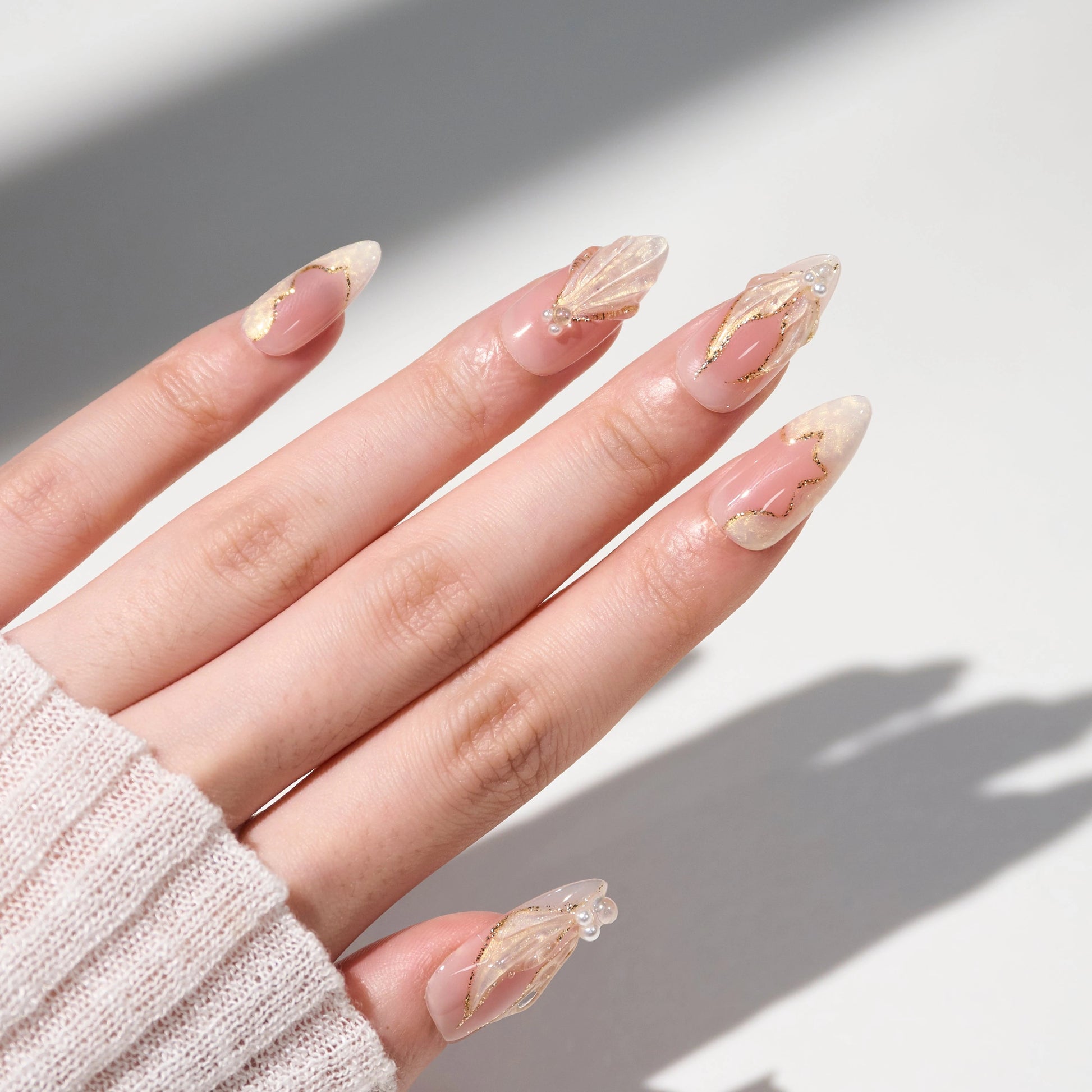 Golden Shell Muse Emily’s Nail