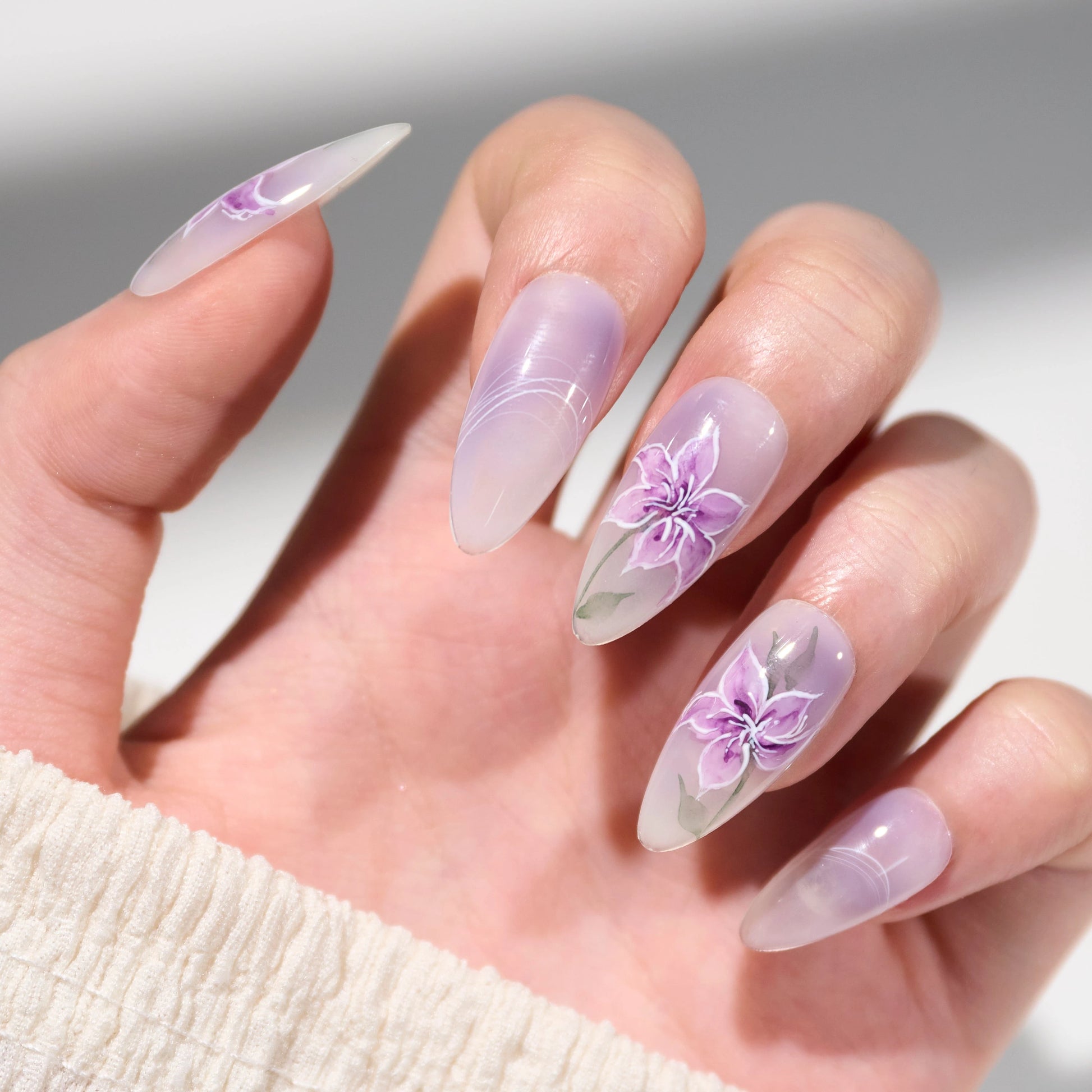Lavender Whisper Emily’s Nail