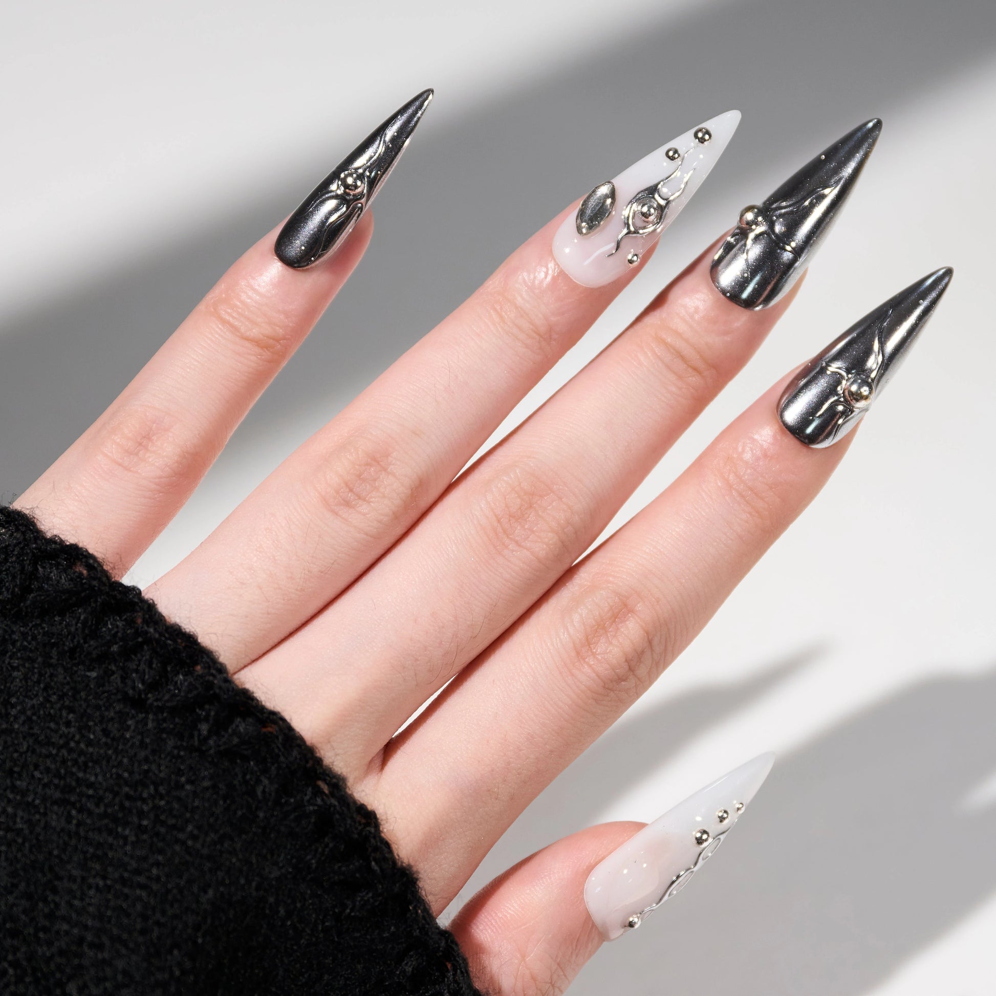 Liquid Chrome Duo Emily's Nail