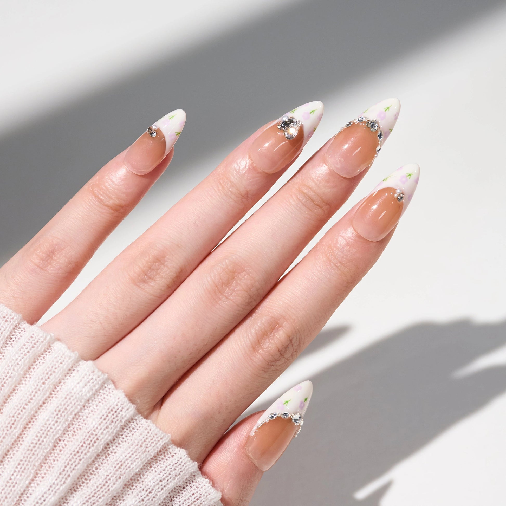 Little Lilac Whisper Emily’s Nail