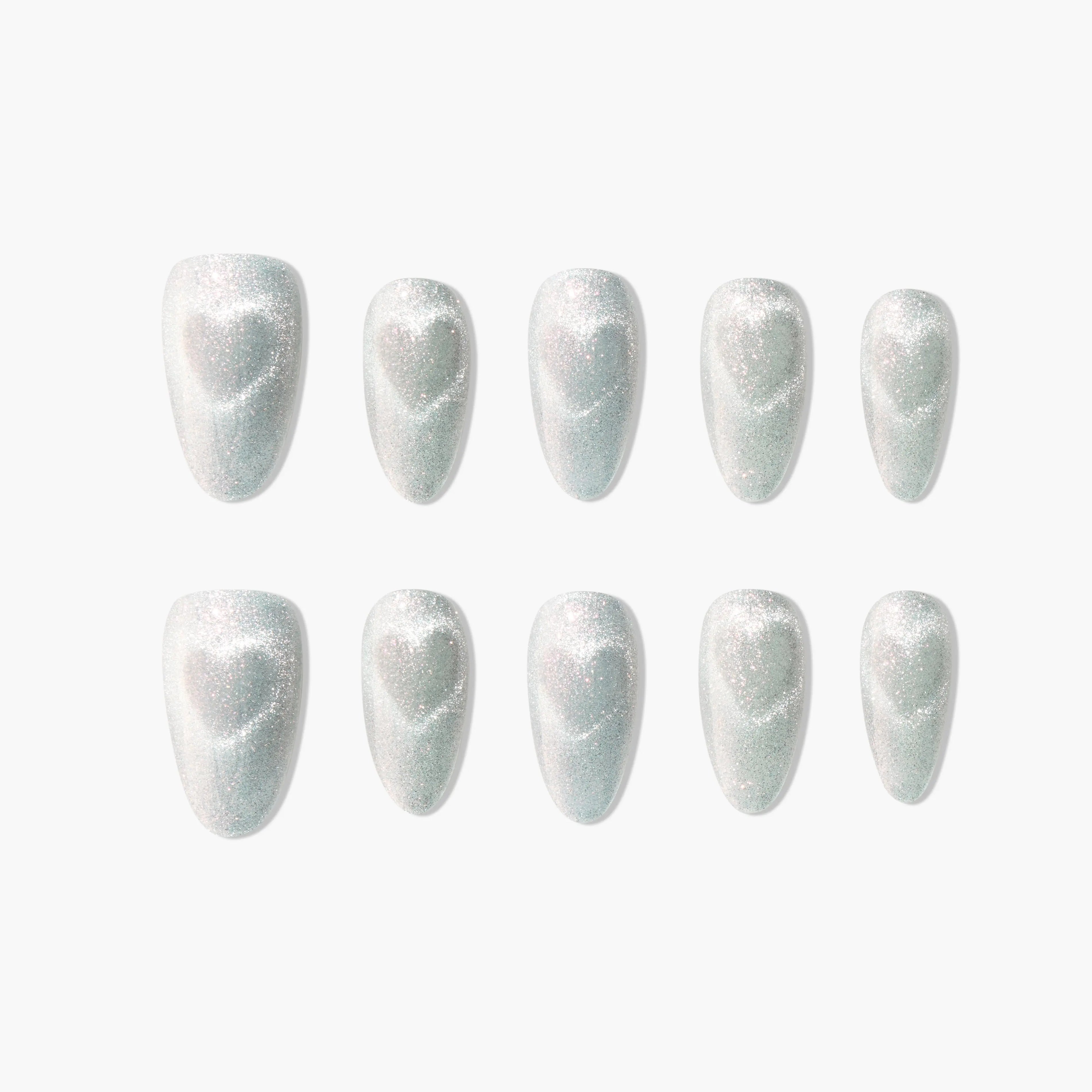 Luminous Heart Glow Emily's Nail