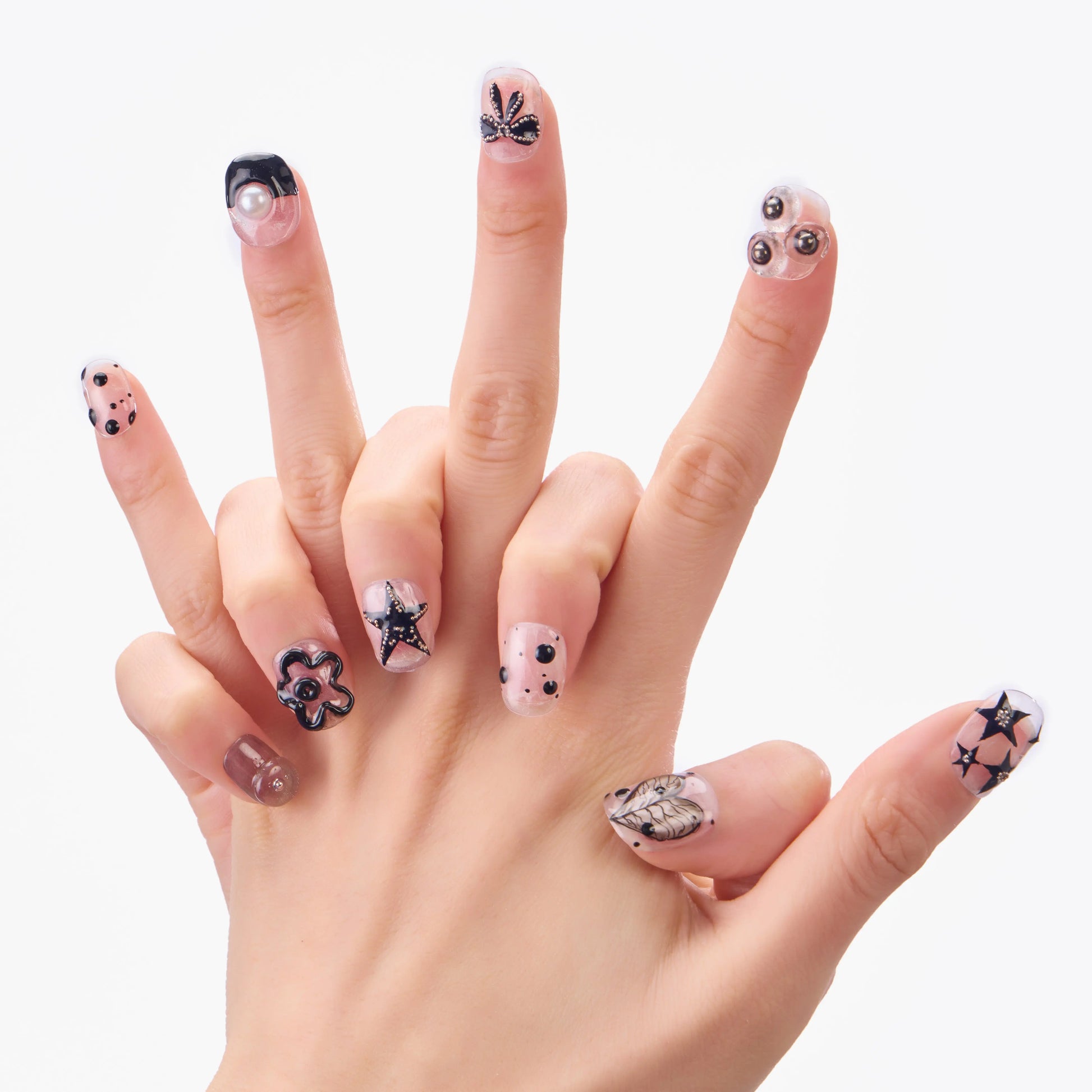 Monochrome Star Whisper Emily's Nail