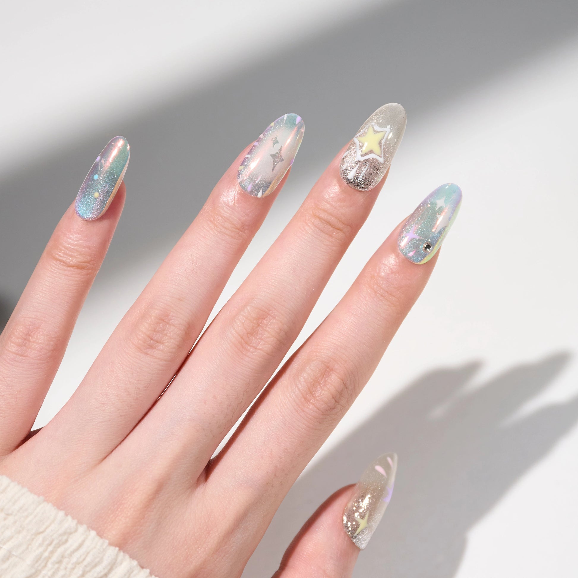 Pastel Stardust Glow Emily’s Nail